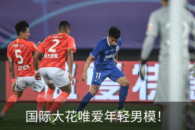 国际大花唯爱年轻男模！